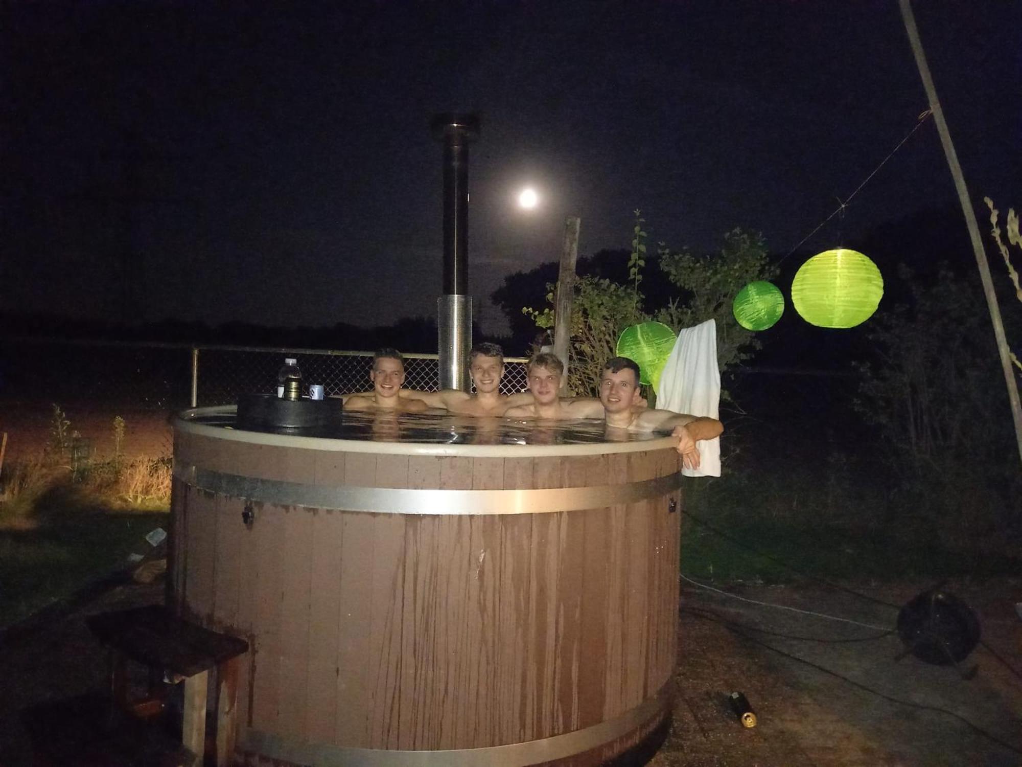 Holiday home Mooie Familie Groepsaccomodatie Aan De Bosrand Overloon